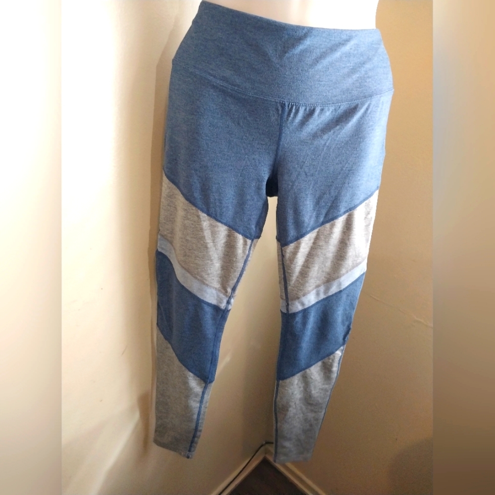 Small womens colorblock yoga pants